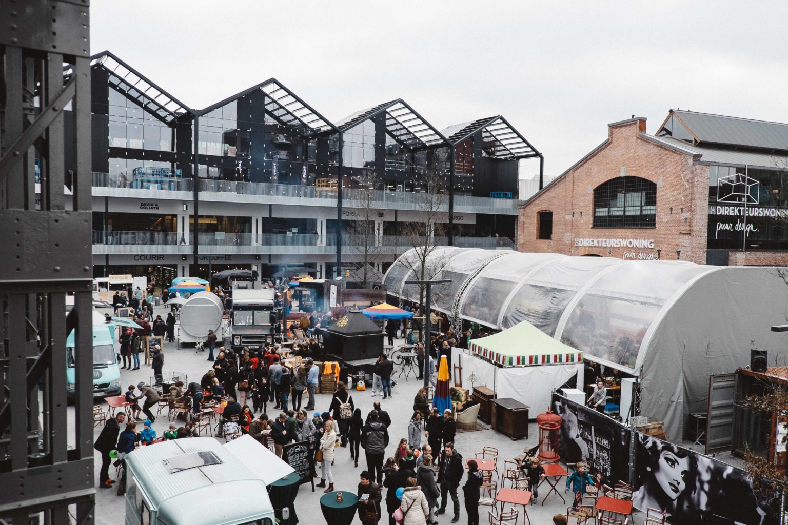 We geven onze gitaarlessen in het bruisende Dok Noord winkelcentrum in Gent